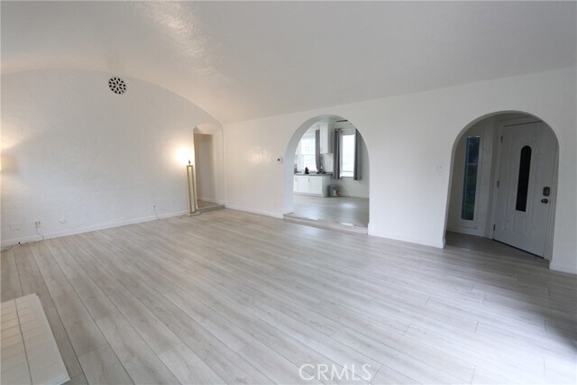 Building Photo - 2905 N Sierra Way