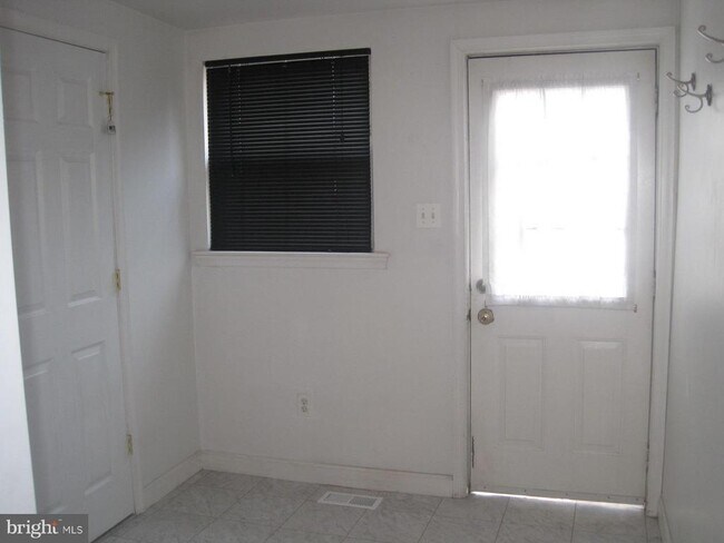 Building Photo - 1404 Woodall St