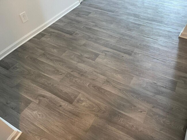 Building Photo - Modern 2-Bed, 1-Bath Oasis with Central Air and Gourmet Kitchen