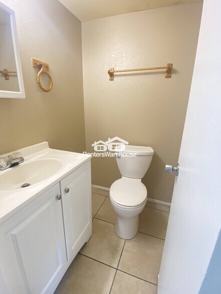 Building Photo - 2802 N 43rd Ave