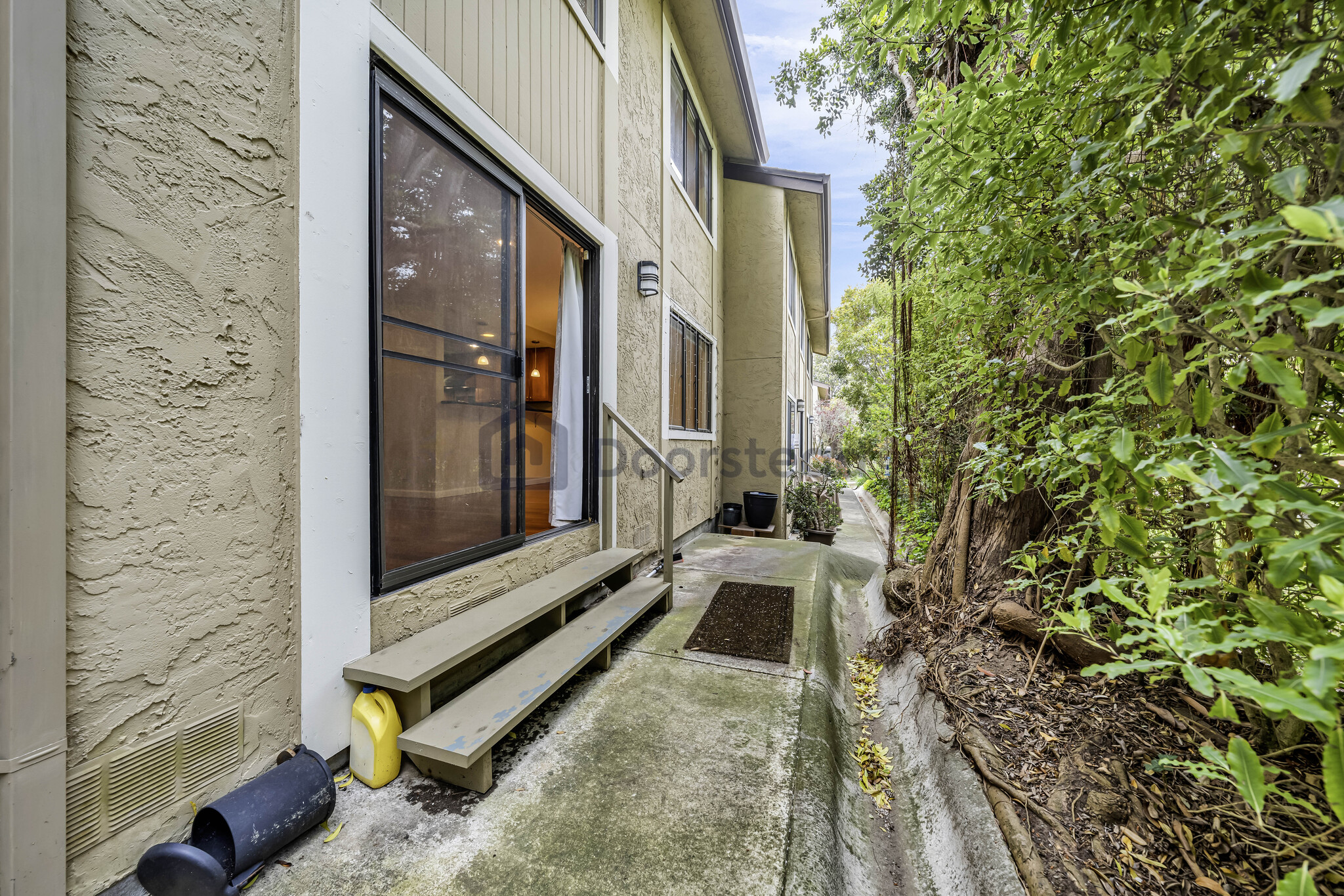 Building Photo - 641 Stonegate Dr