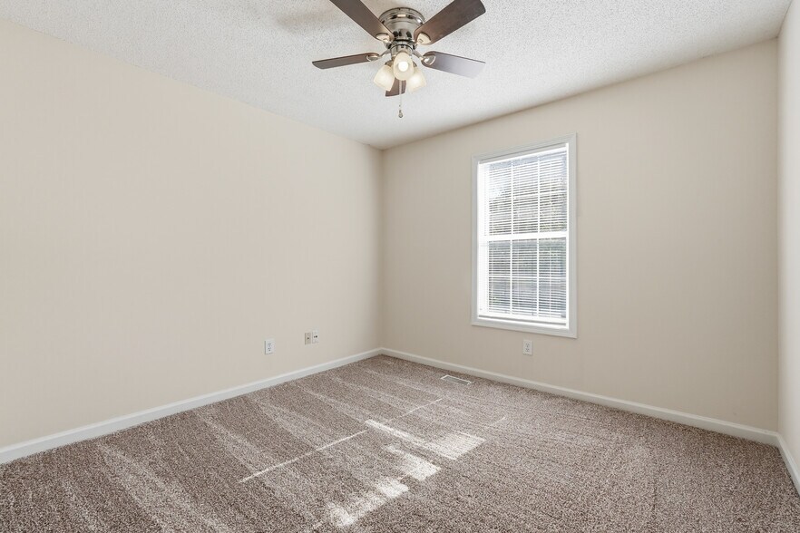 Building Photo - 3007 Clove Tree Ln