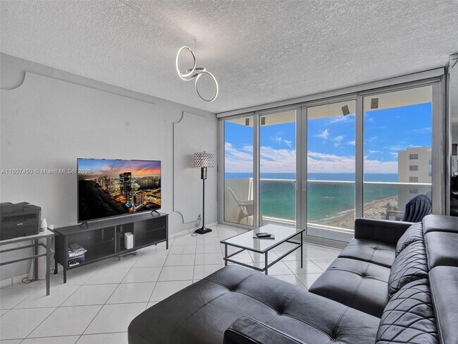 Building Photo - 3725 S Ocean Dr