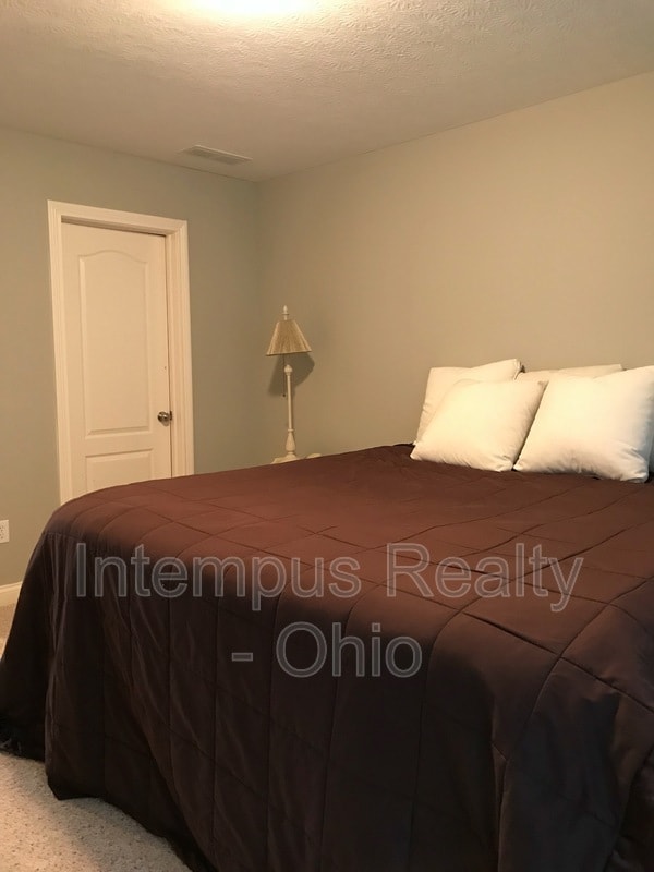 Building Photo - 5081 Dinard Way