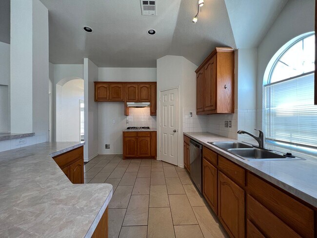 Building Photo - 1141 Nickerson Ln