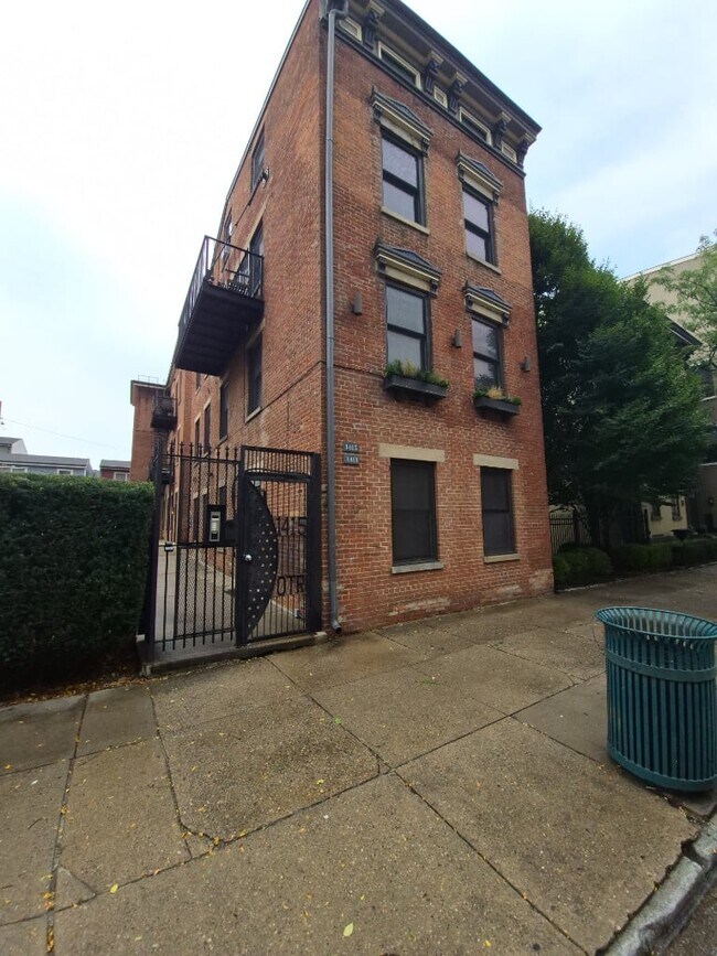Building Photo - 1413 Race St