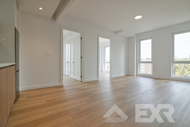 Building Photo - 100 Lenox Rd