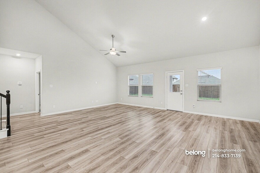Building Photo - 3416 Kingsview Dr