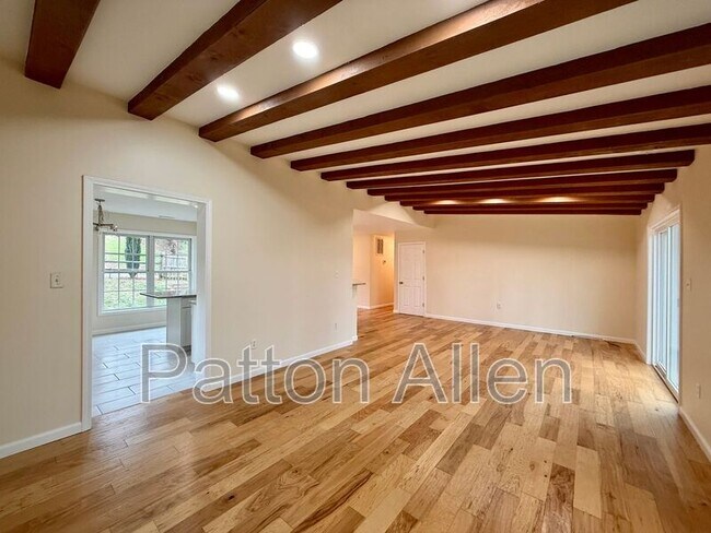 Building Photo - 6 Providence Rd