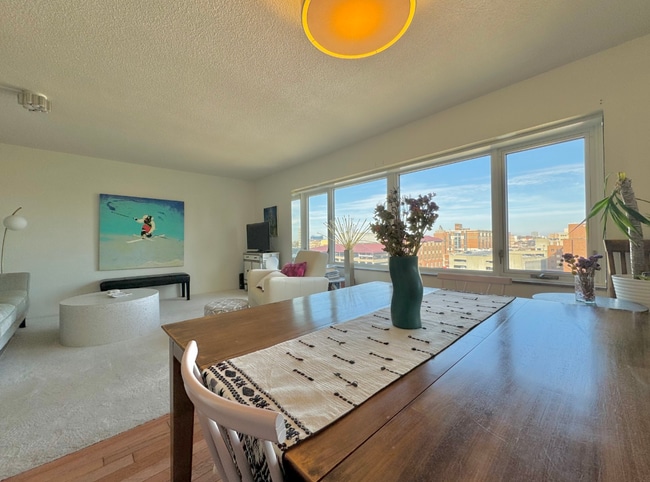 Building Photo - 4545 Wornall Rd