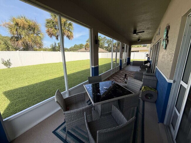 Building Photo - "Spacious 3-Bedroom Retreat with Bonus roo...