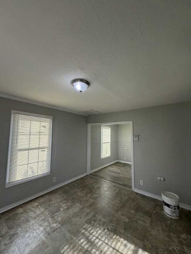 Building Photo - 5408 Como Dr