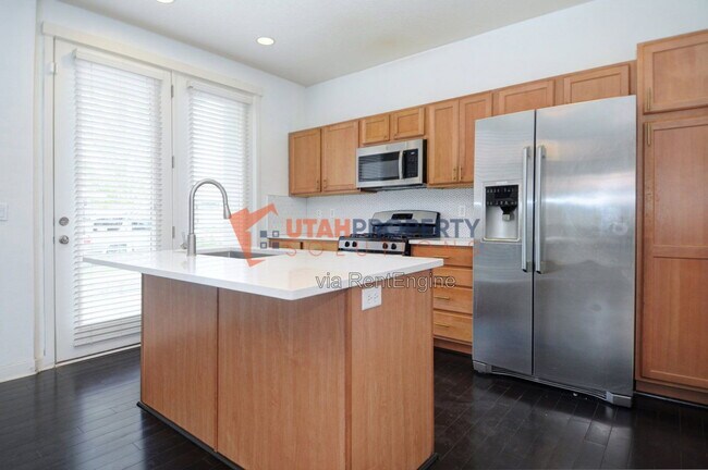 Building Photo - 5083 Digory Dr