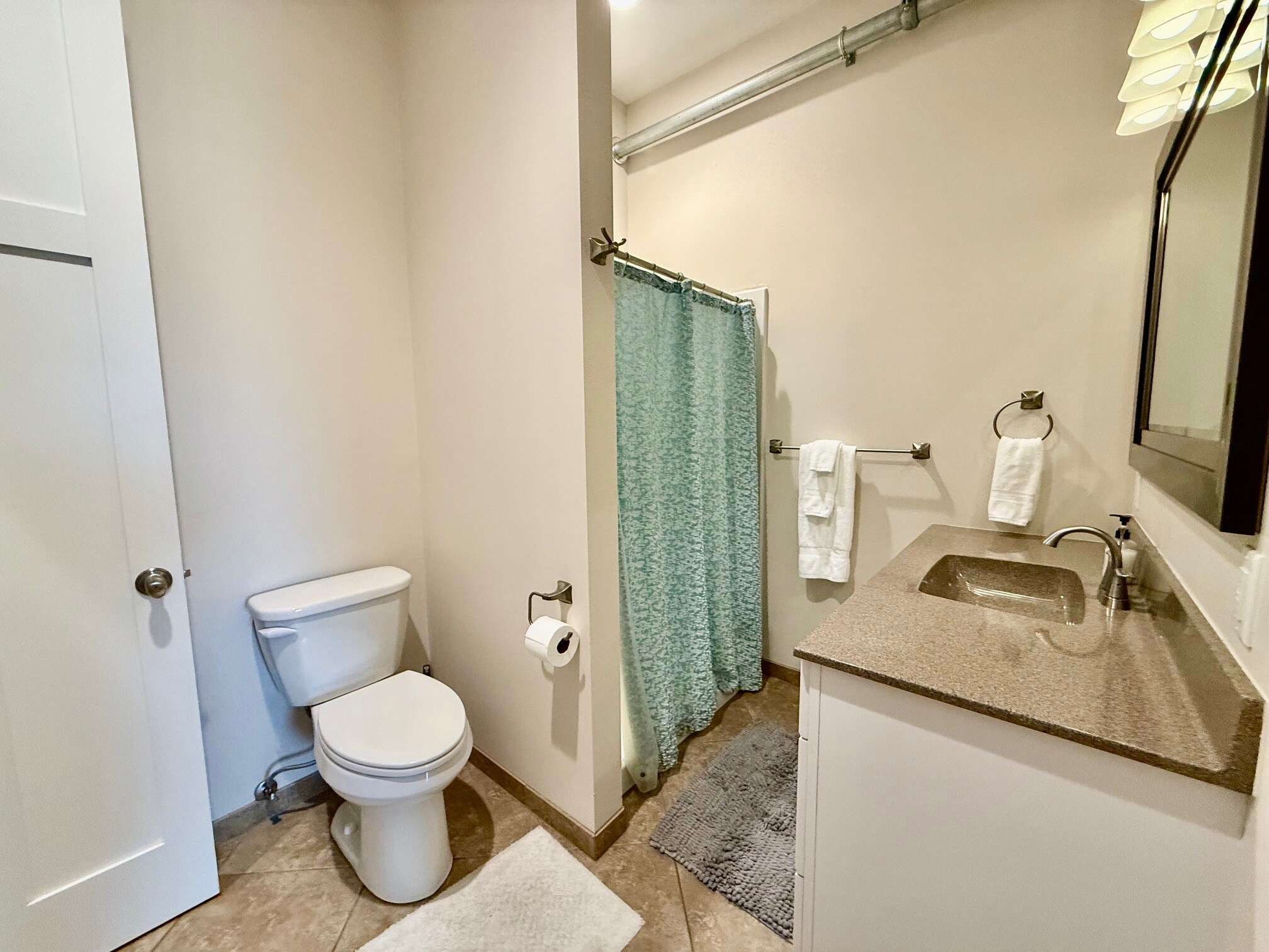 Building Photo - 317 Main St