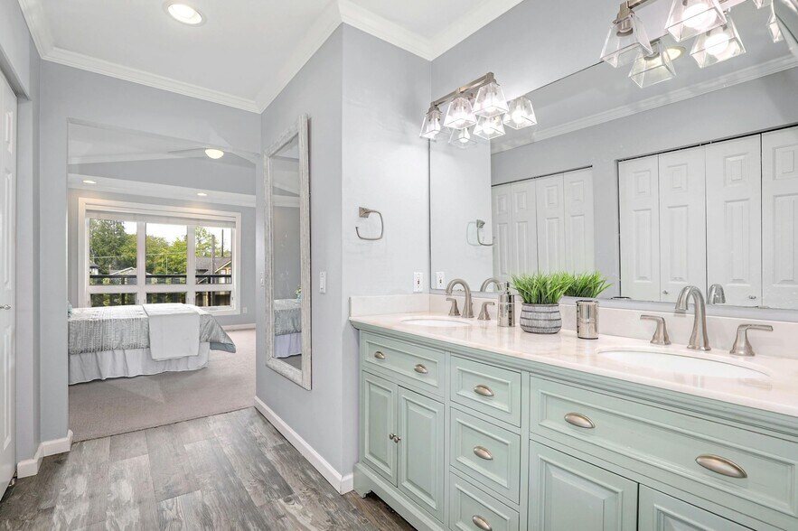 Building Photo - 2111 6th Ave W