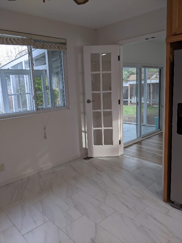 Building Photo - 3985 Royal Arch Dr