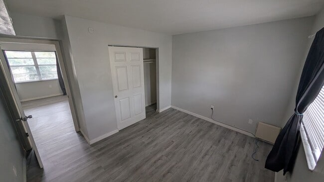 Building Photo - Warm and Cozy one bedroom,dog park, heart of Tampa