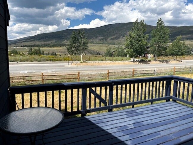 Building Photo - Winter Seasonal Rental- Lakeside Townhouse...