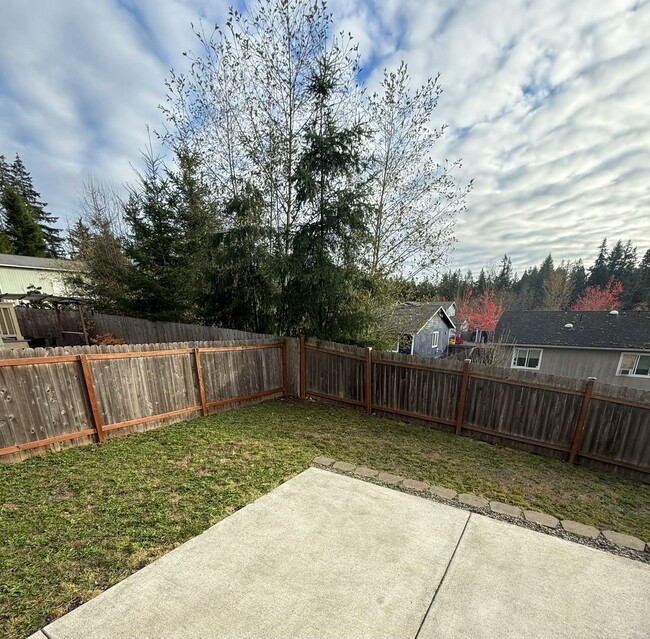 Building Photo - Summerset Neighborhood Home in Poulsbo