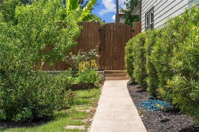 Building Photo - 100 Cabots Cove Ct