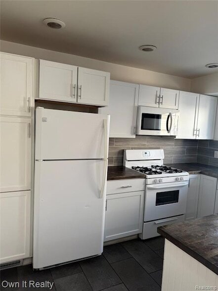 Building Photo - 641 E Brockton Ave