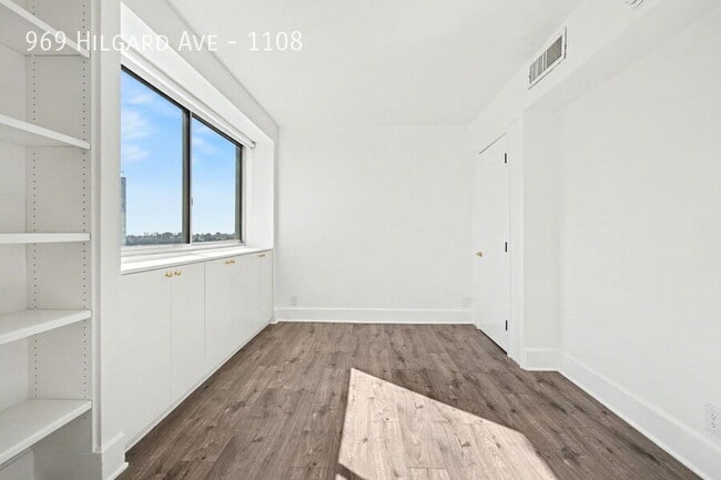 Building Photo - 969 Hilgard Ave