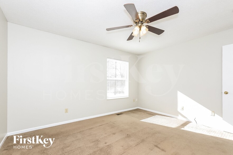 Building Photo - 1961 Big Tree Dr