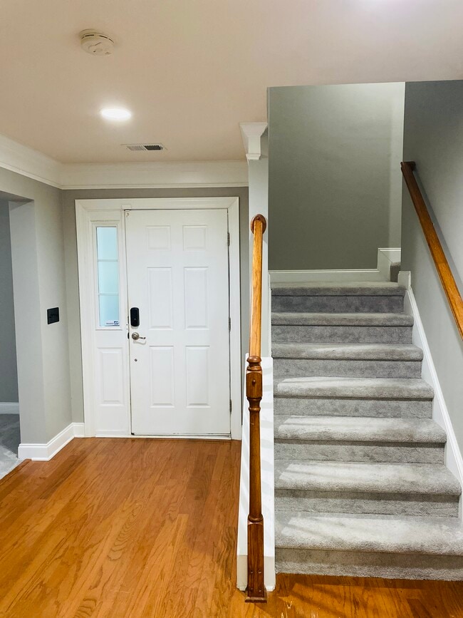 Building Photo - 9035 Parlor Dr