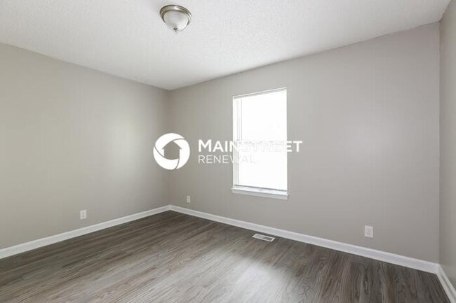 Building Photo - 3 Bedroom Pet-Friendly Home in Nashville, TN with Main Street Renewal