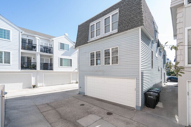 Building Photo - 314 E Bay Ave