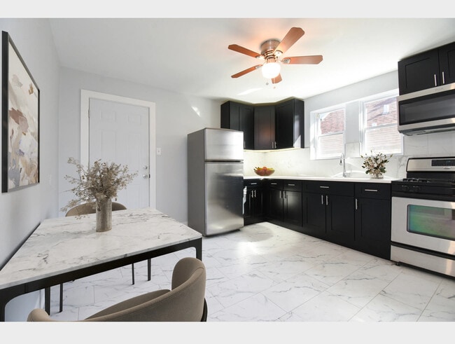 Building Photo - 5128 W Henderson St