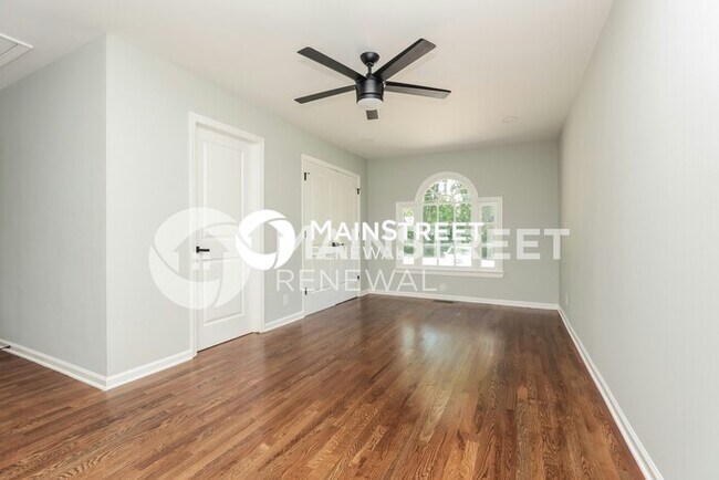 Building Photo - 3 Bedroom Pet-Friendly Home in NASHVILLE, TN with Main Street Renewal