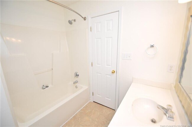 Building Photo - 402 Knightsborough Way