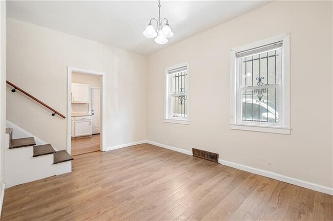 Building Photo - 125 S 14th St