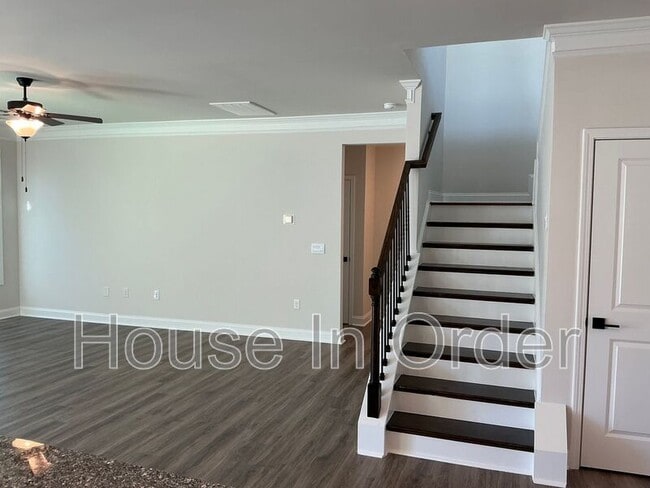 Building Photo - 41 Silverthorne Ct