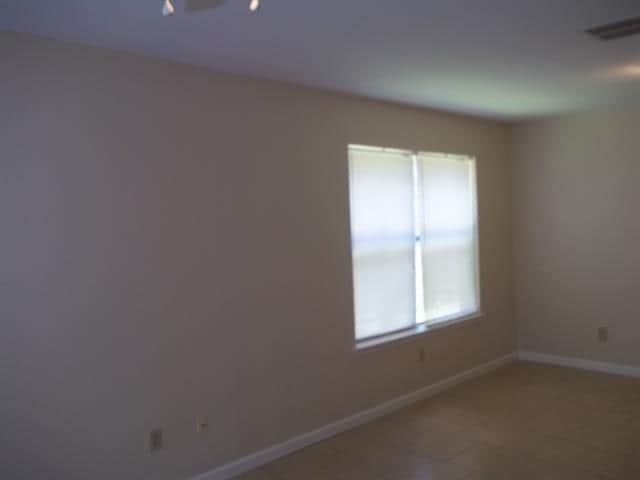 Building Photo - 936 Ember Ln