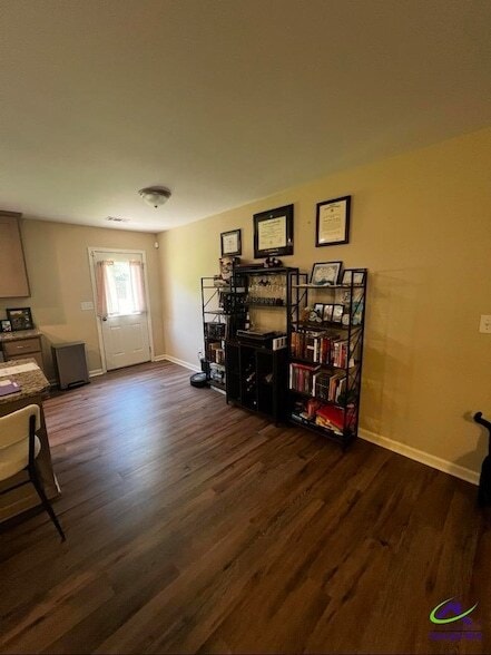 Building Photo - 225 Addison Ln