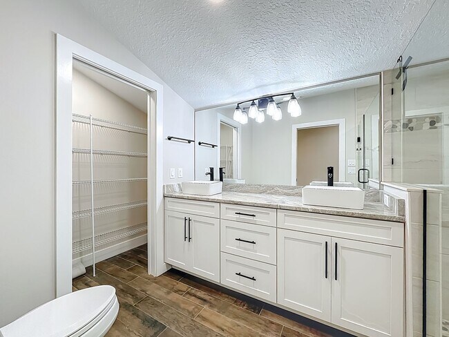 Building Photo - 389 S Central Ave