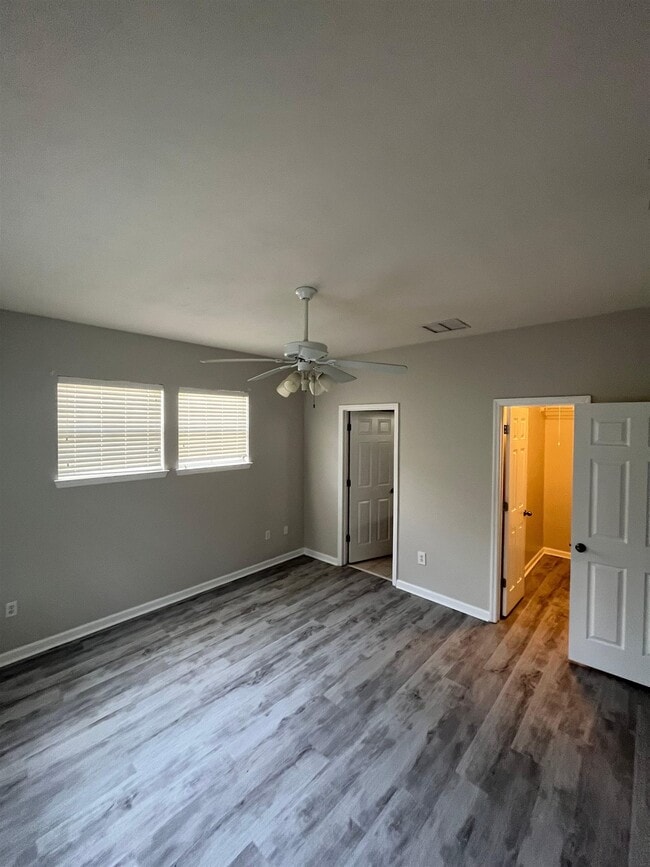 Building Photo - 5600 Hampton Hill Cir