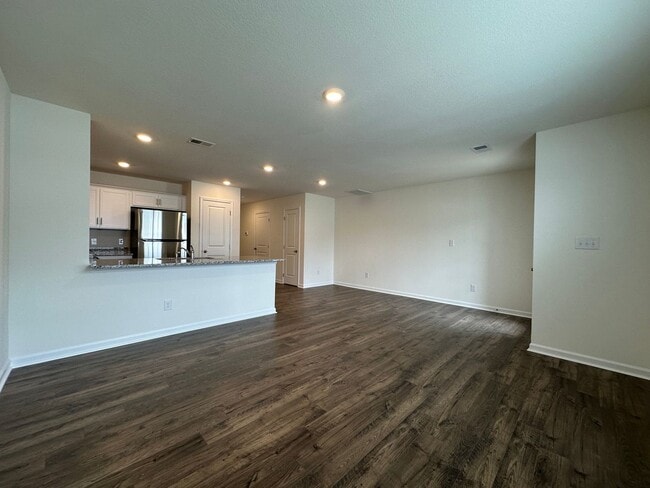 Building Photo - 3 Bedroom / 2.5 Bath Townhome Kingsport, TN