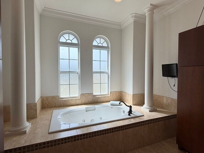 Building Photo - 2006 Pirie Pl