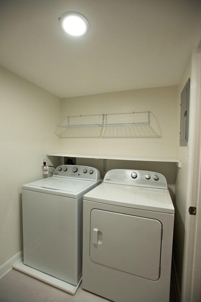 Building Photo - 2109 Lauderdale Dr