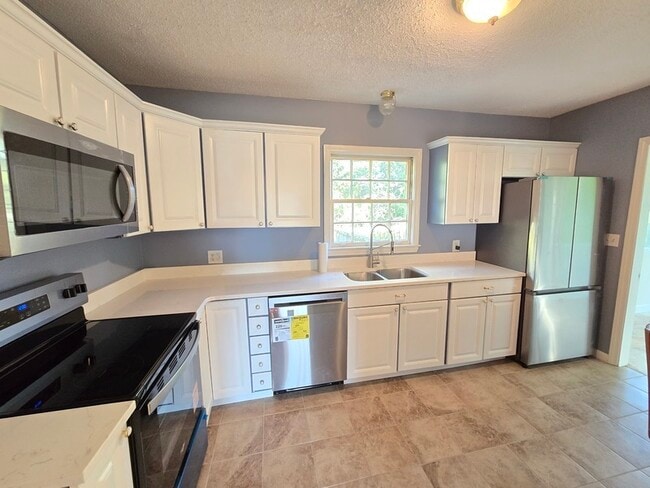 Building Photo - 3409 Alta Vista Dr