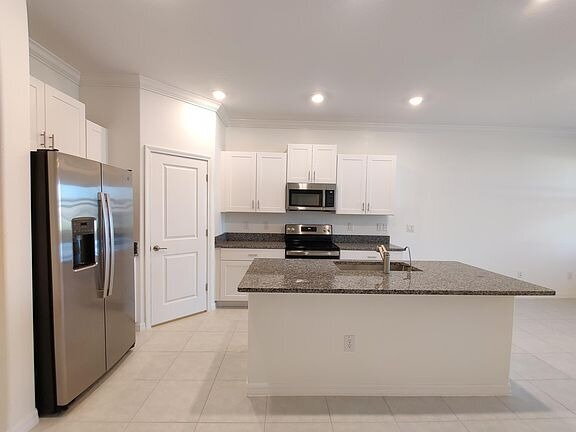 Building Photo - 31873 Blue Passing Loop