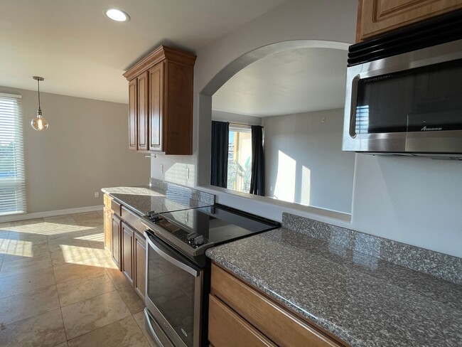 Building Photo - Beautiful Remodeled Condo In North Park w/...