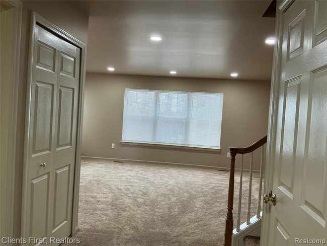 Building Photo - 48161 Nottinghill Ln