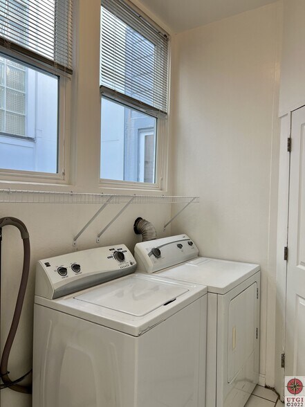 Building Photo - 1347 Vallejo St