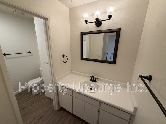 Building Photo - 1825 Roanoke Ave