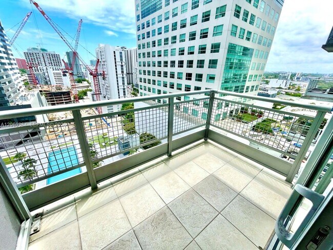 Building Photo - 690 SW 1st Ct