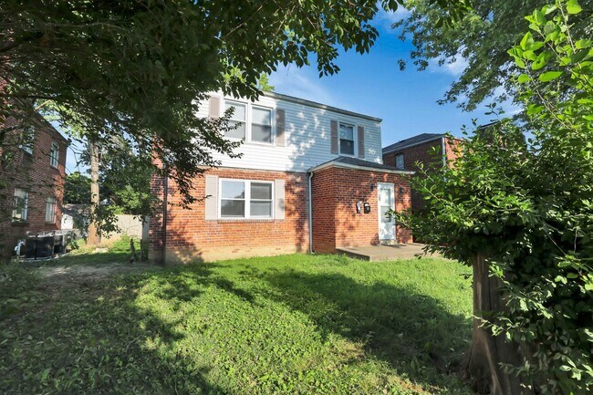 Building Photo - 397 S Chase Ave